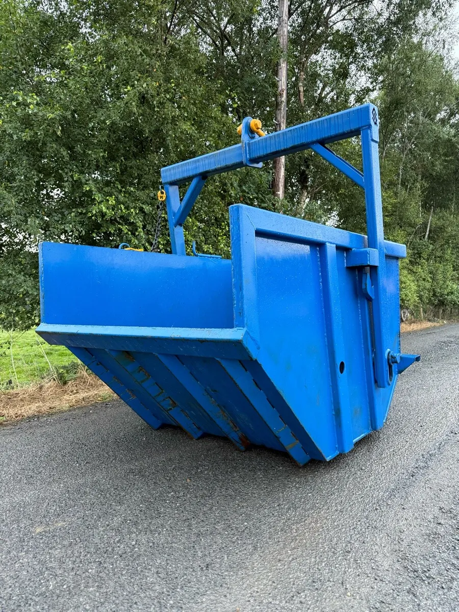 Crane Boat Skip 3000 Litre - Image 1