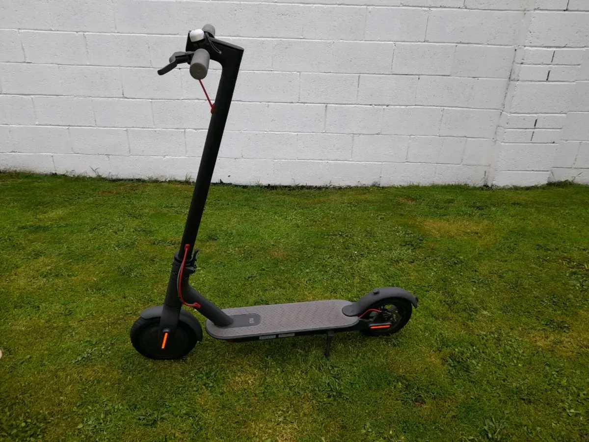 Xiaomi Mi E scooter - Image 1