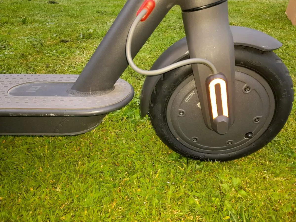 Xiaomi Mi E scooter - Image 2