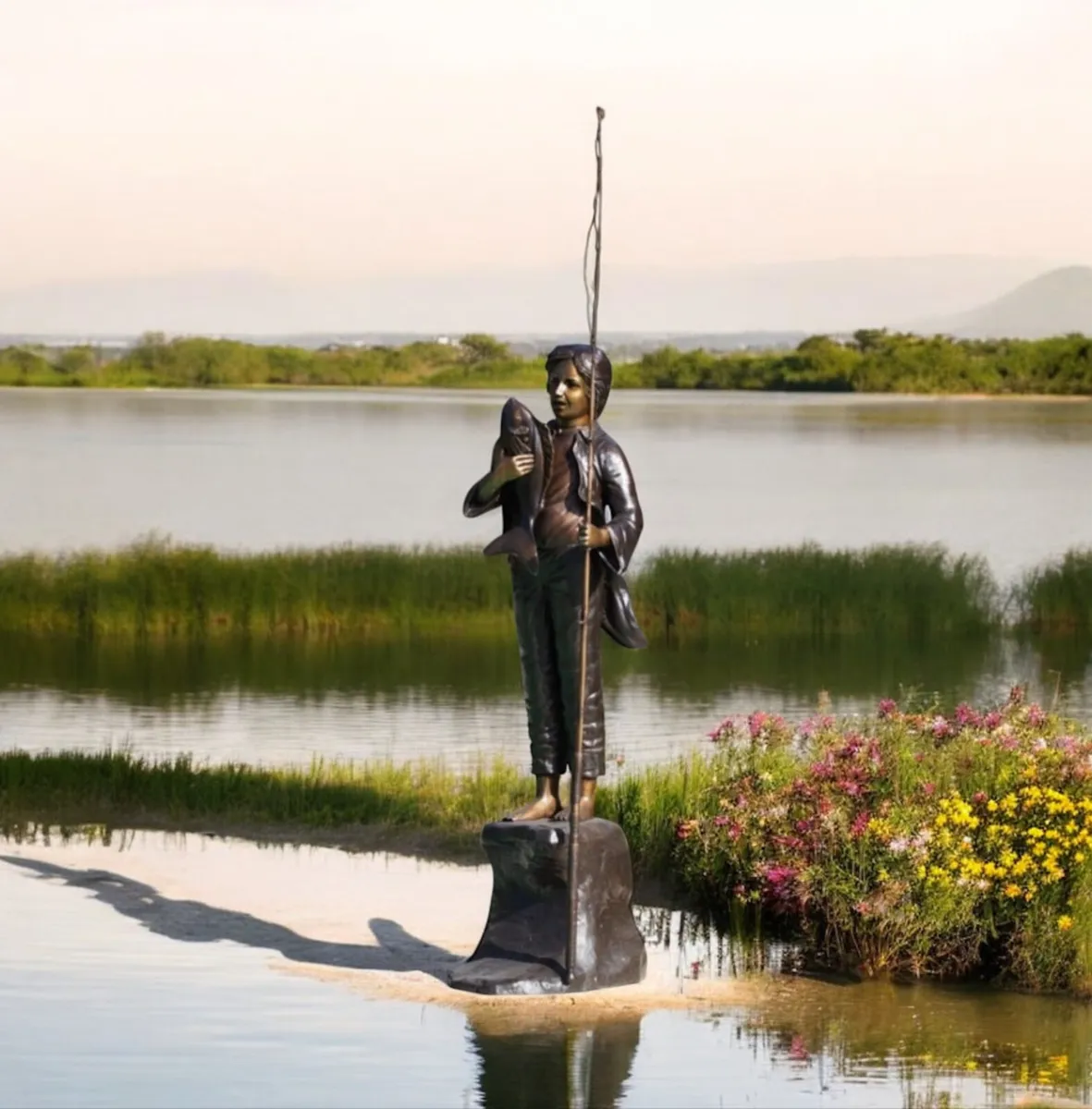 Bronze fisherman - Image 4