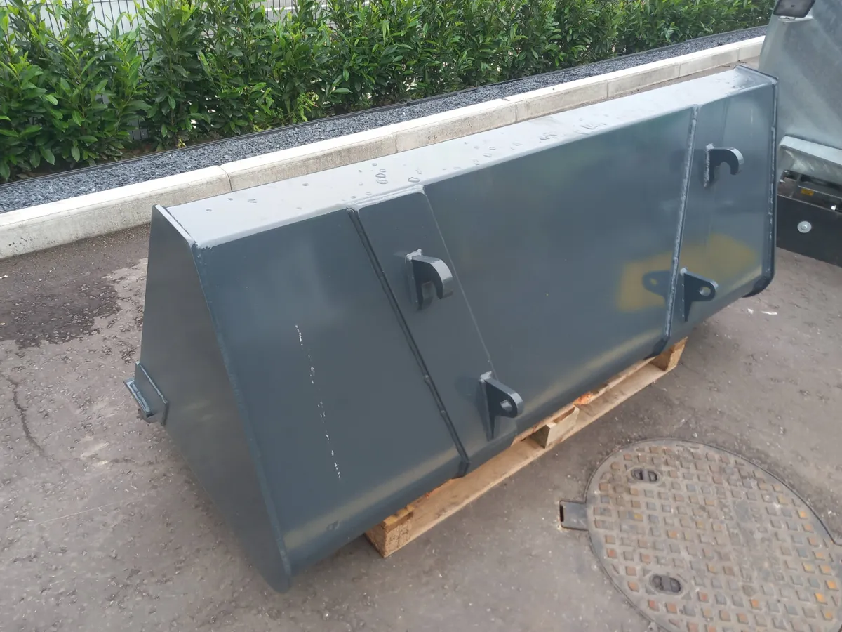 Tractor Bucket - Image 2