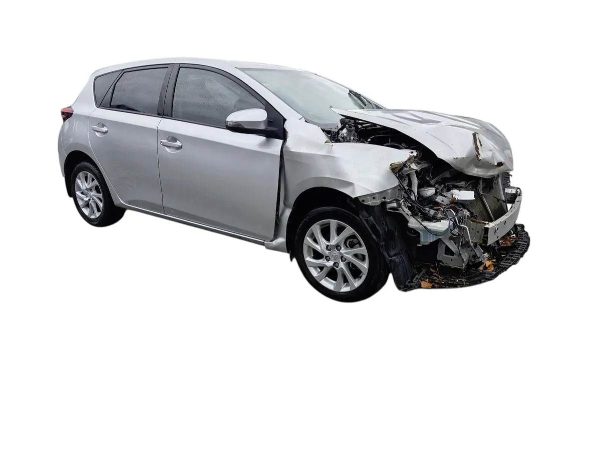 2018 TOYOTA AURIS For Breaking/Dismantling - Image 1