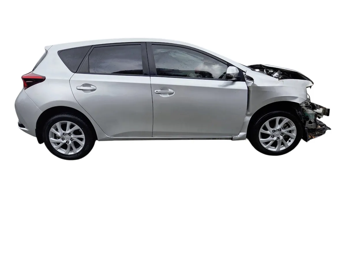 2018 TOYOTA AURIS For Breaking/Dismantling - Image 2