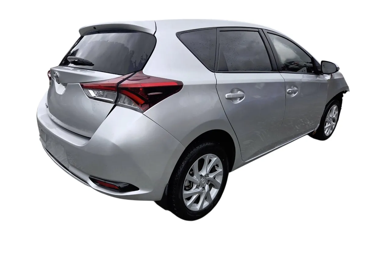 2018 TOYOTA AURIS For Breaking/Dismantling - Image 3