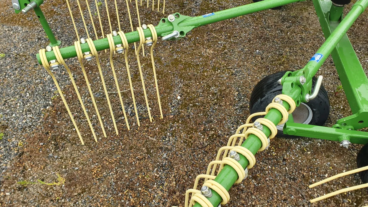 New Krone S460 15 Foot Rake on Special - Image 4