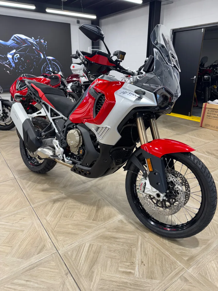 MV Agusta Enduro Veloce 2025 - Image 2