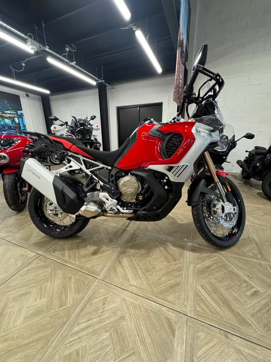MV Agusta Enduro Veloce 2025 - Image 3