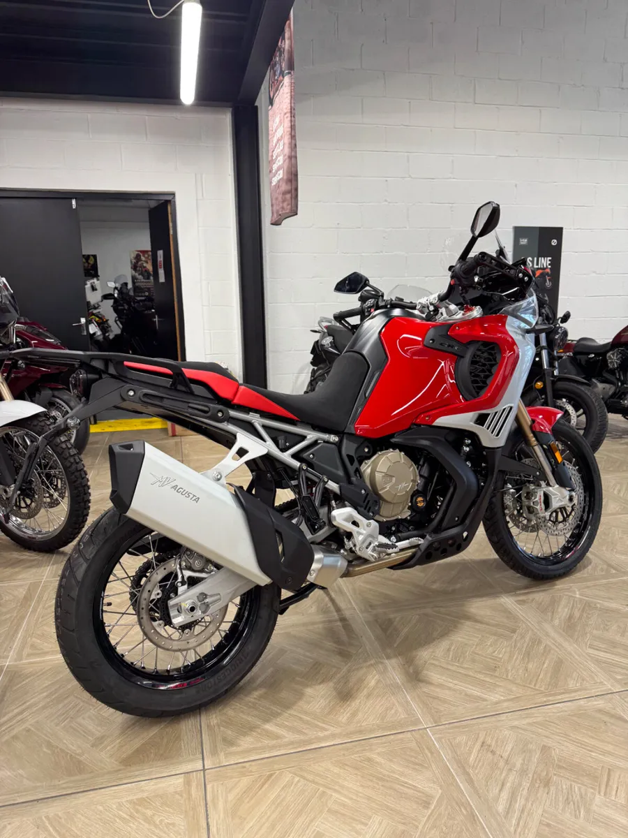 MV Agusta Enduro Veloce 2025 - Image 4