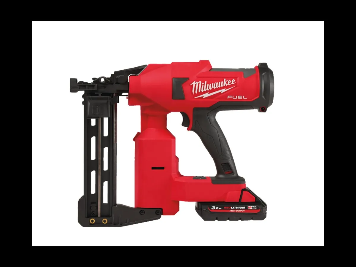 Milwaukee M18 Fencing Stapler