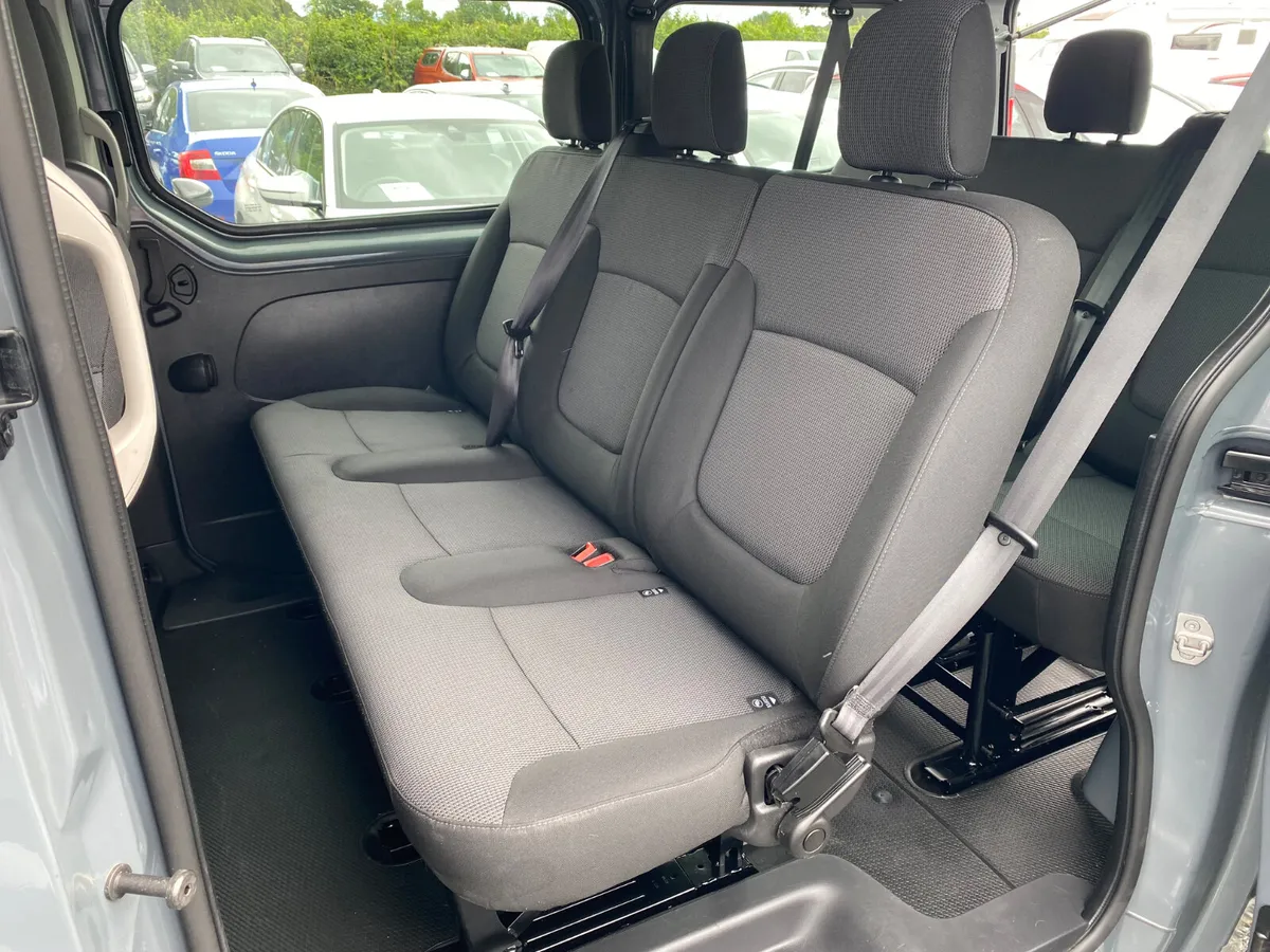 2023 RENAULT TRAFFIC 2.0 DCI 9 SEATER BUSINESS - Image 2