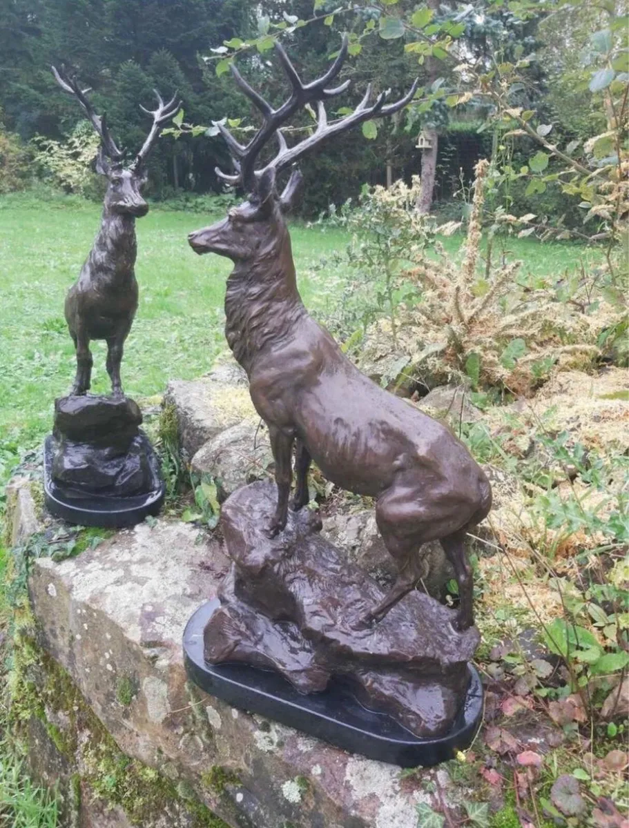 Pair of bronze deers on marble bases - Image 2