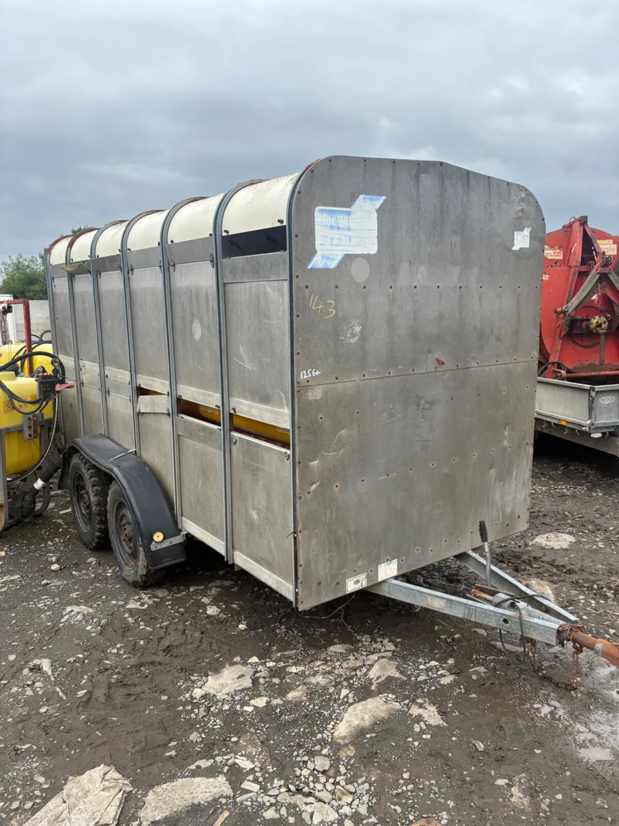 Ifor Williams 12ft cattle trailer - Image 1
