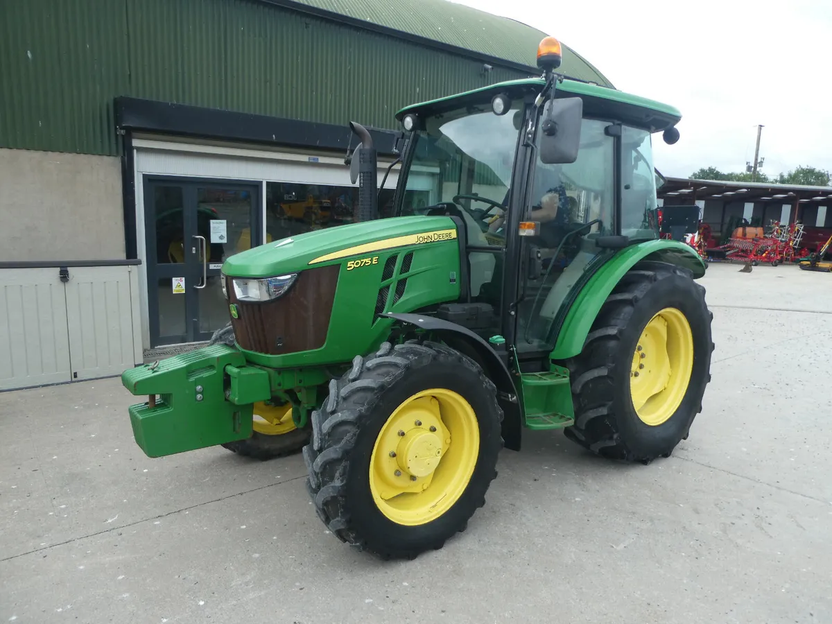 John Deere 5075E - Image 1