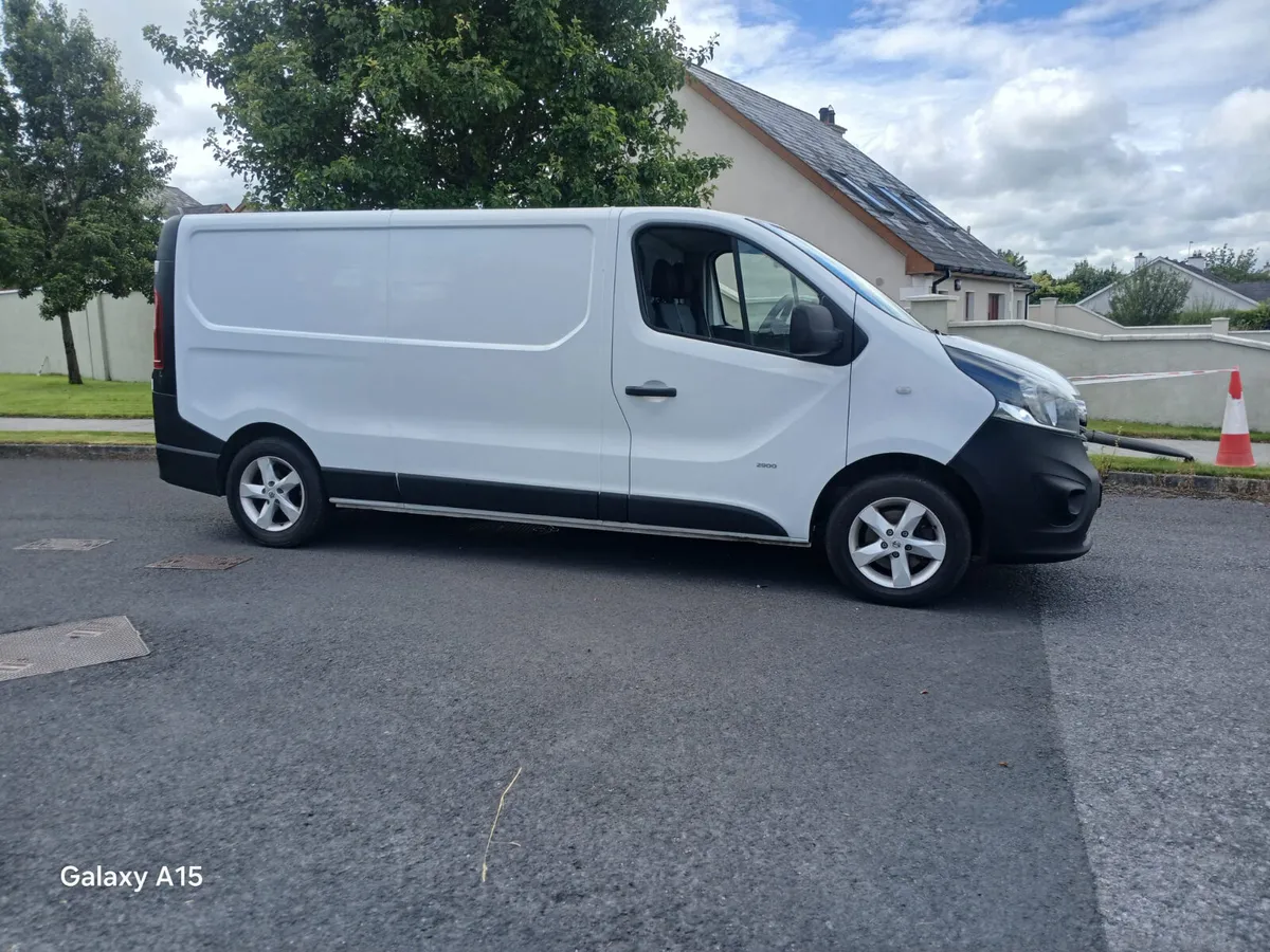Opel Vivaro 2017 - Image 1