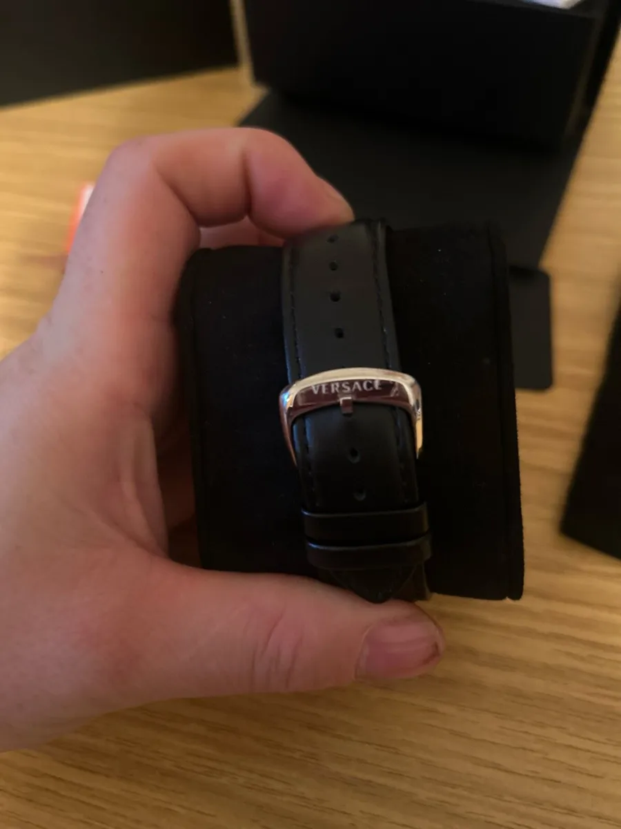 Versace men’s watch real - Image 4