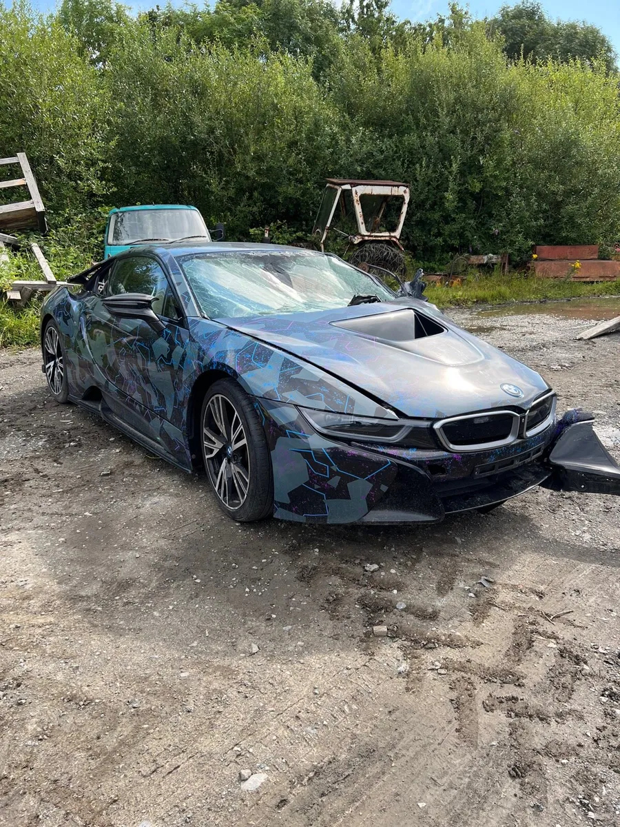 Breaking Bmw i8 2017 L12/L15 1.5 hybrid - Image 1