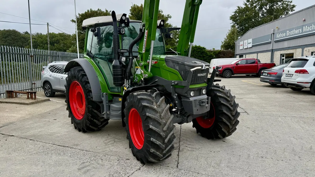 New Fendt 211 Vario Gen 3 In Stock - Image 3