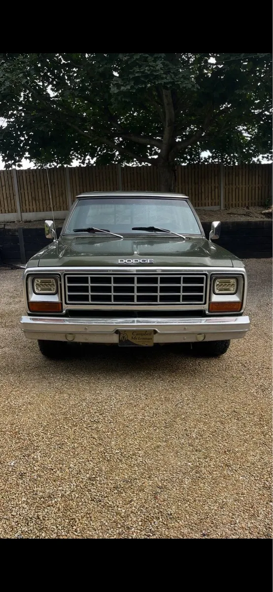 Dodge Ram D150 1983 - Image 2