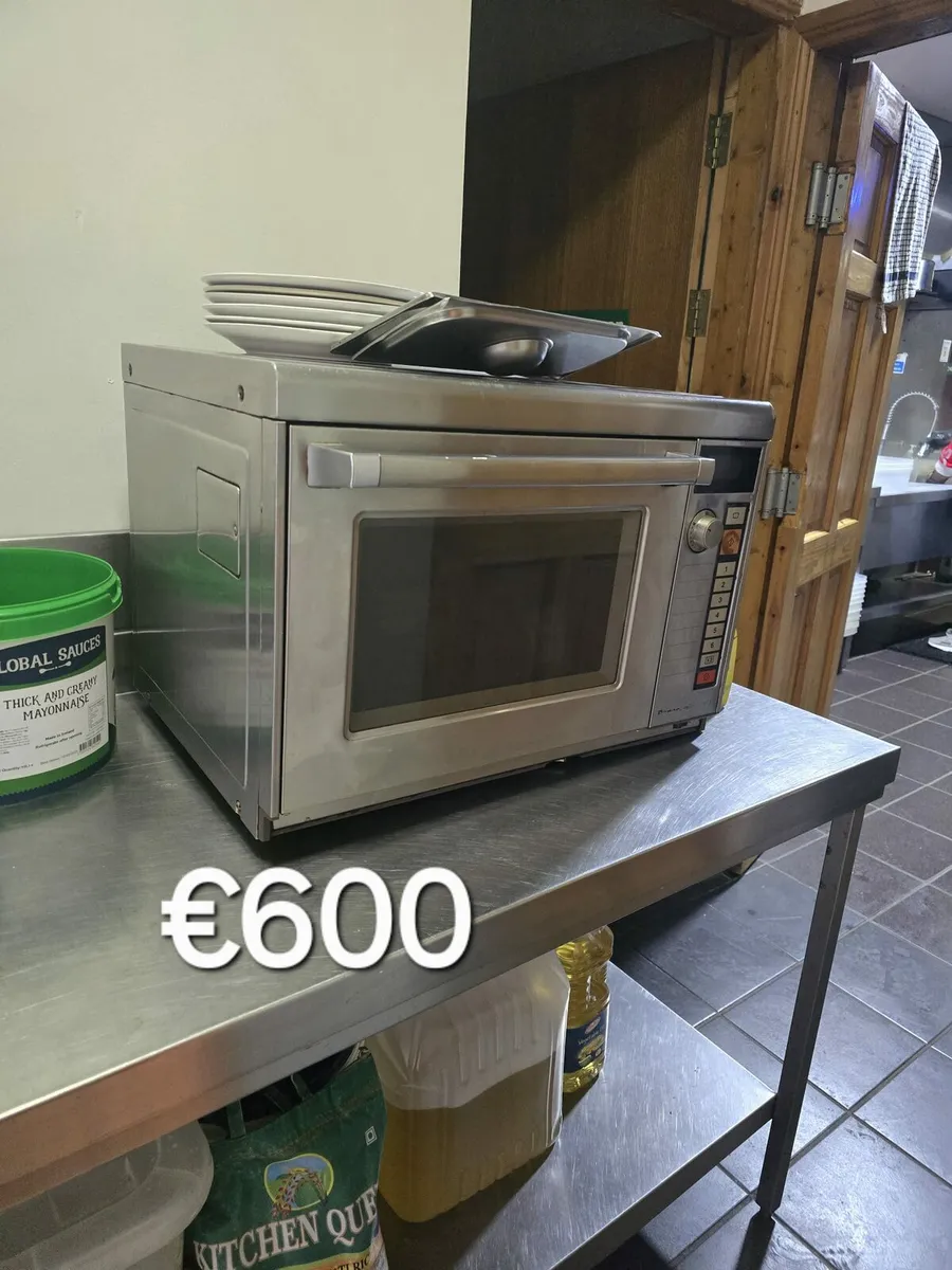 Large oven for takeaways