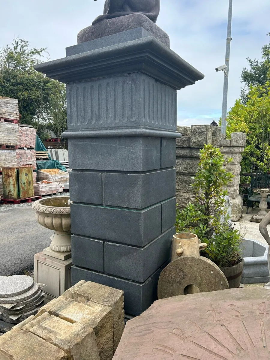Granite Entrance  pillars large ,selling - Image 3