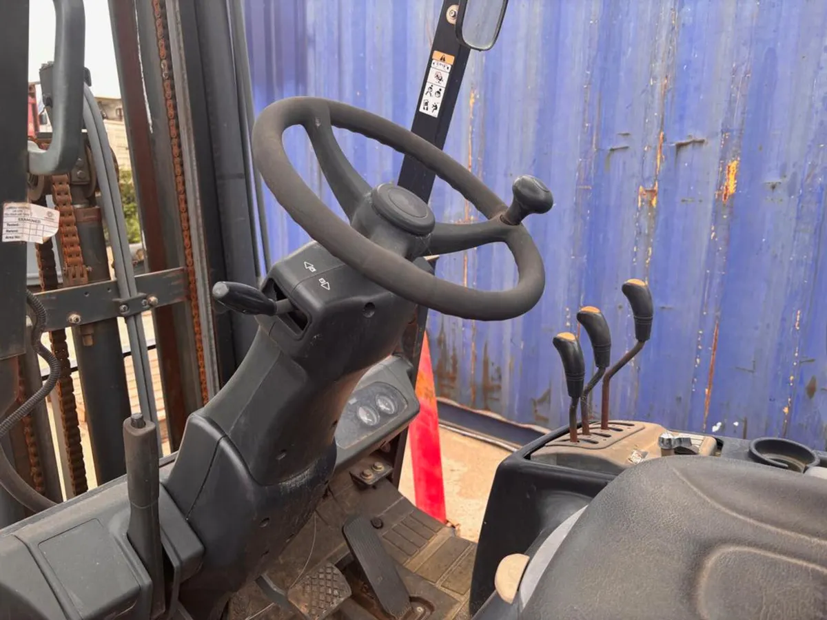 2012 Doosan 2 Ton Forklift - Image 2