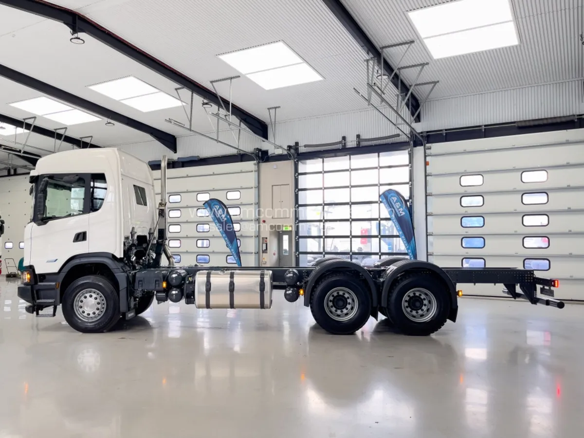 2025 SCANIA G460 6X4 DOUBLE DRIVE CHASSIS CAB XT 2 - Image 4