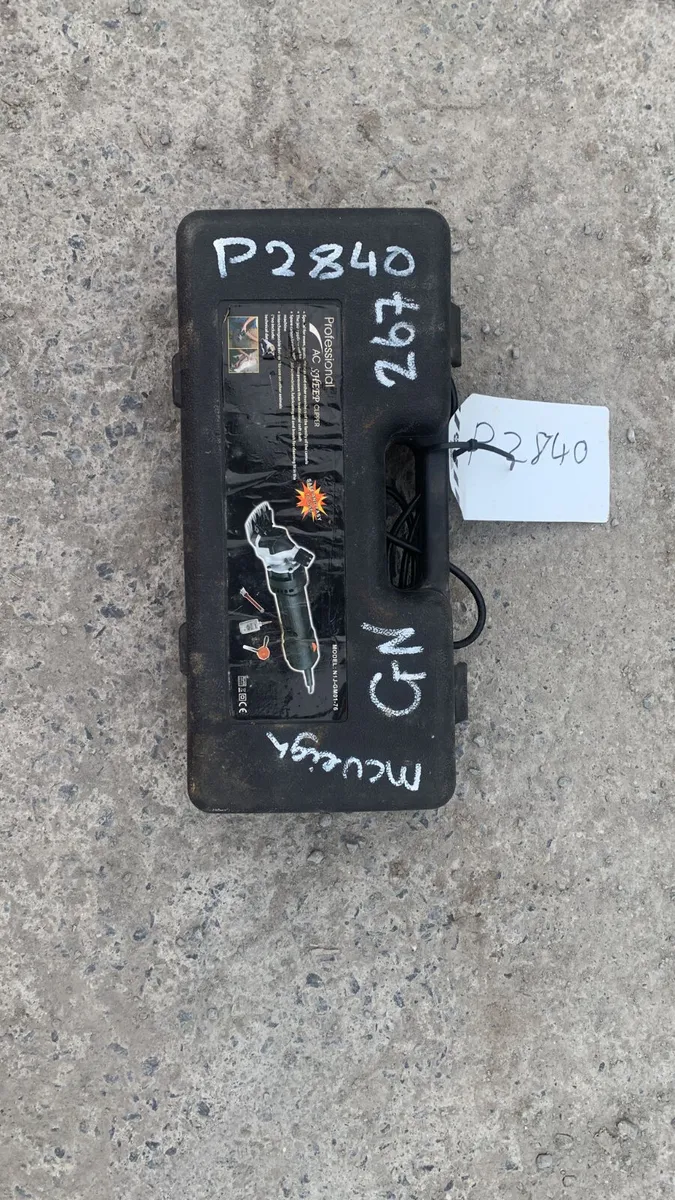 Professional AC Livestock Clippers - Image 4