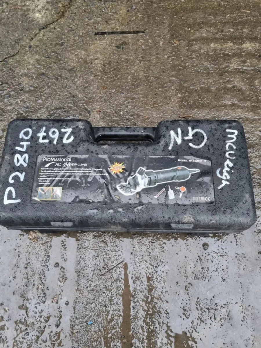 Professional AC Livestock Clippers - Image 1