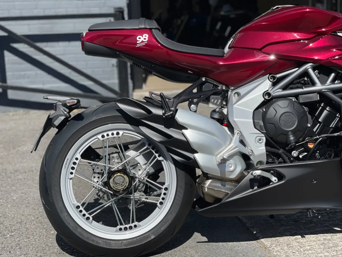 2025 MV Agusta Superveloce 98 - Image 3