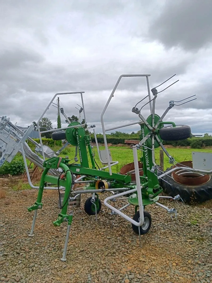 Pronar tedder €8350 Inc vat - Image 3