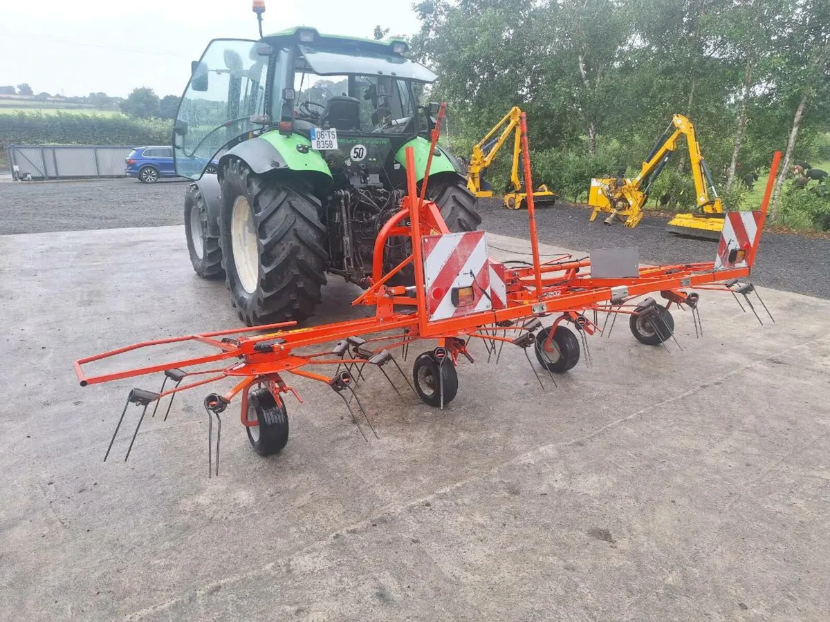 Kuhn GF5202 Tedder - Image 1