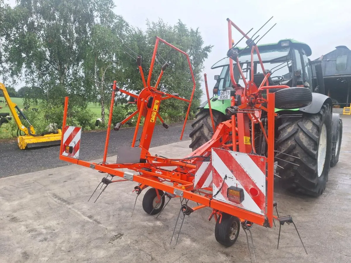 Kuhn GF5202 Tedder - Image 2