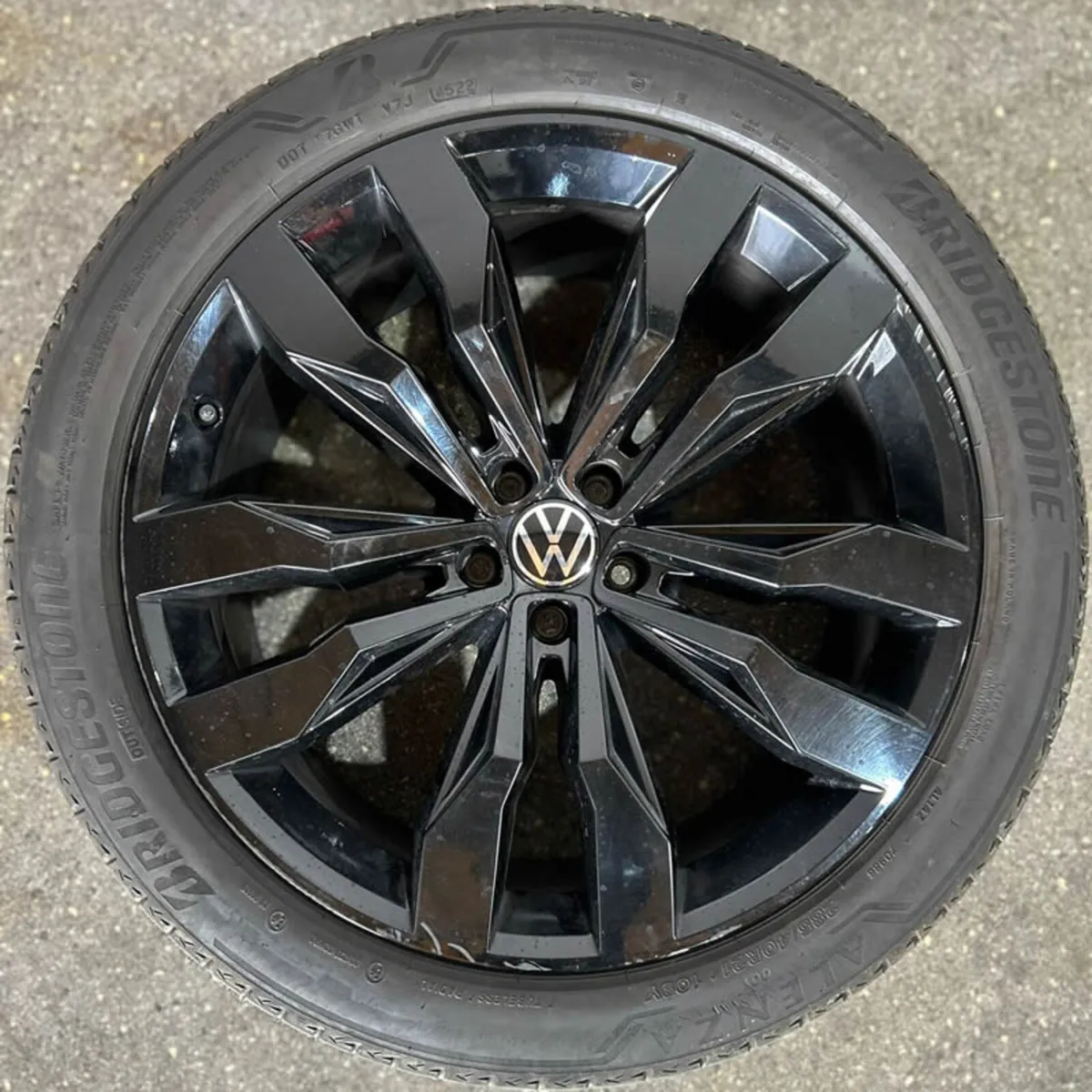 21" Genuine VW TOUAREG SUZUKA Alloy Wheels & Tyres - Image 4