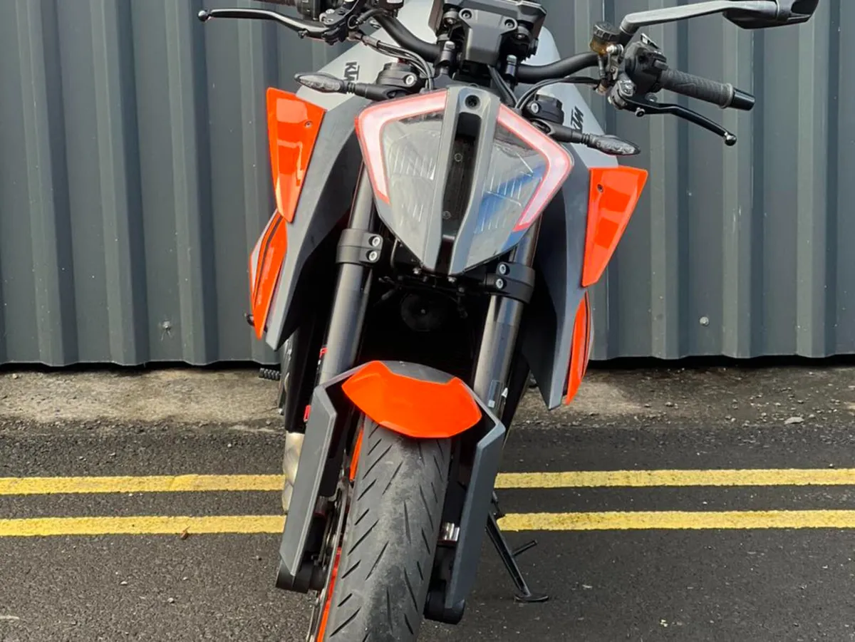 Ex-Demo 2022 KTM 1290 Super Duke R - Image 2