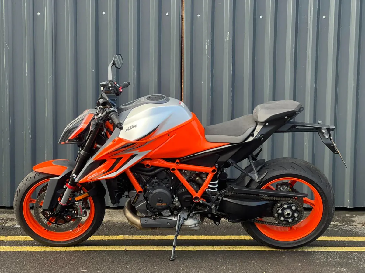 Ex-Demo 2022 KTM 1290 Super Duke R - Image 3