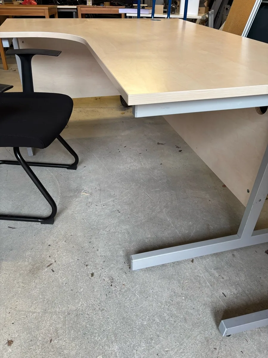 Managers desks - Image 2