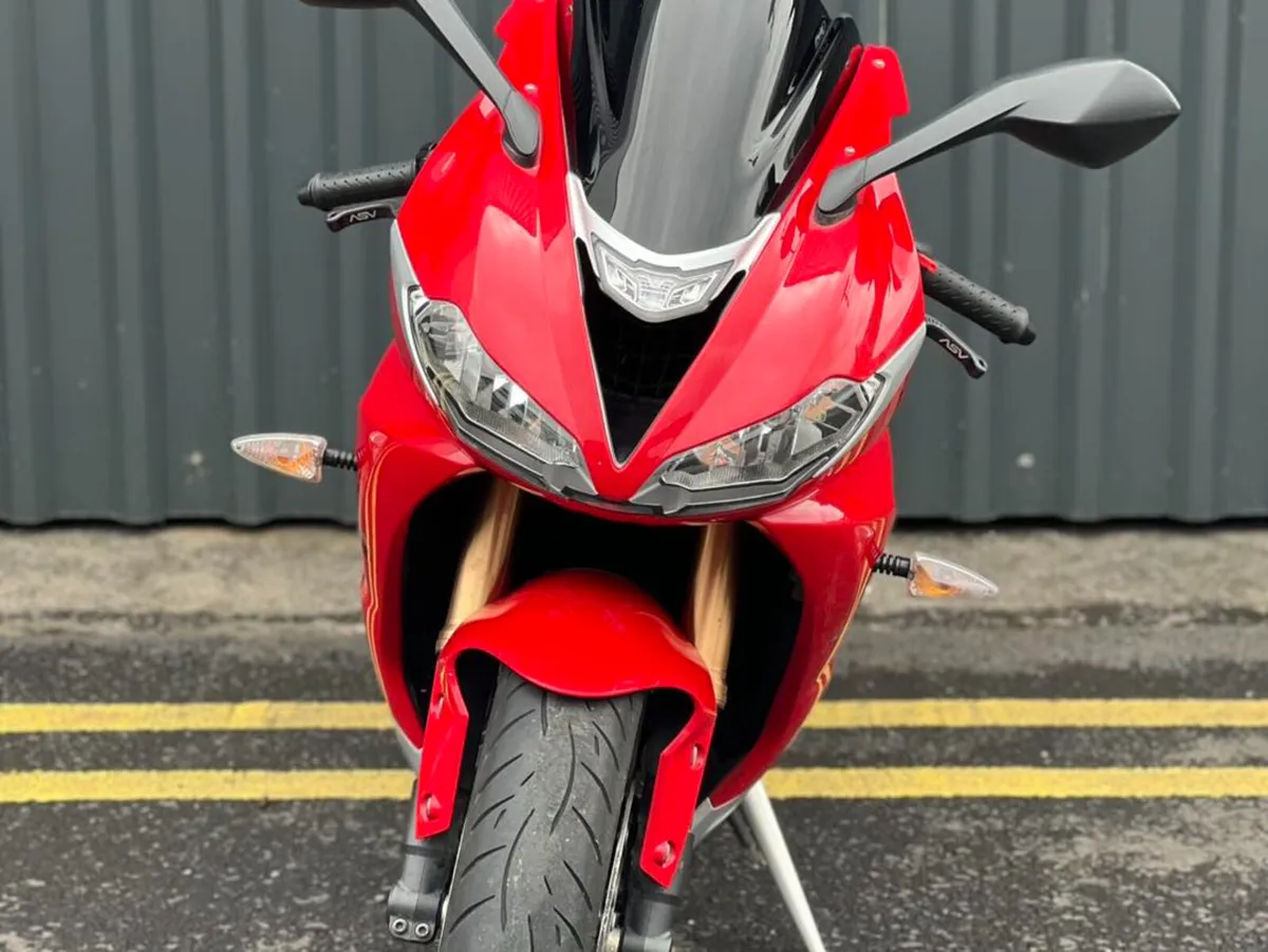 2015 Triumph Daytona 675 - Image 2