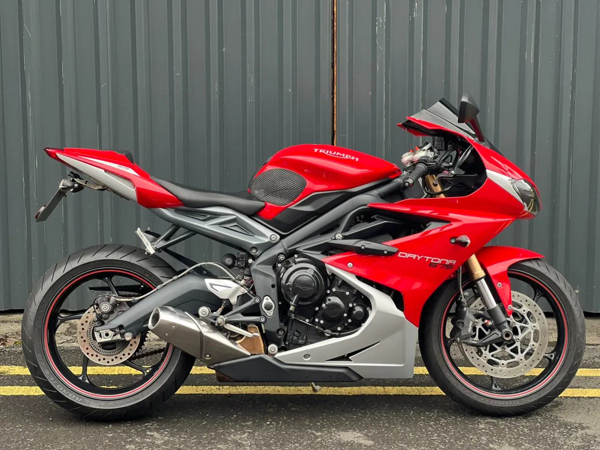 2015 Triumph Daytona 675 - Image 1