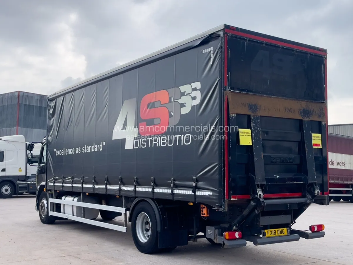 2018 (18) DAF LF 250 CURTAIN SIDE 18T 4X2 - Image 4