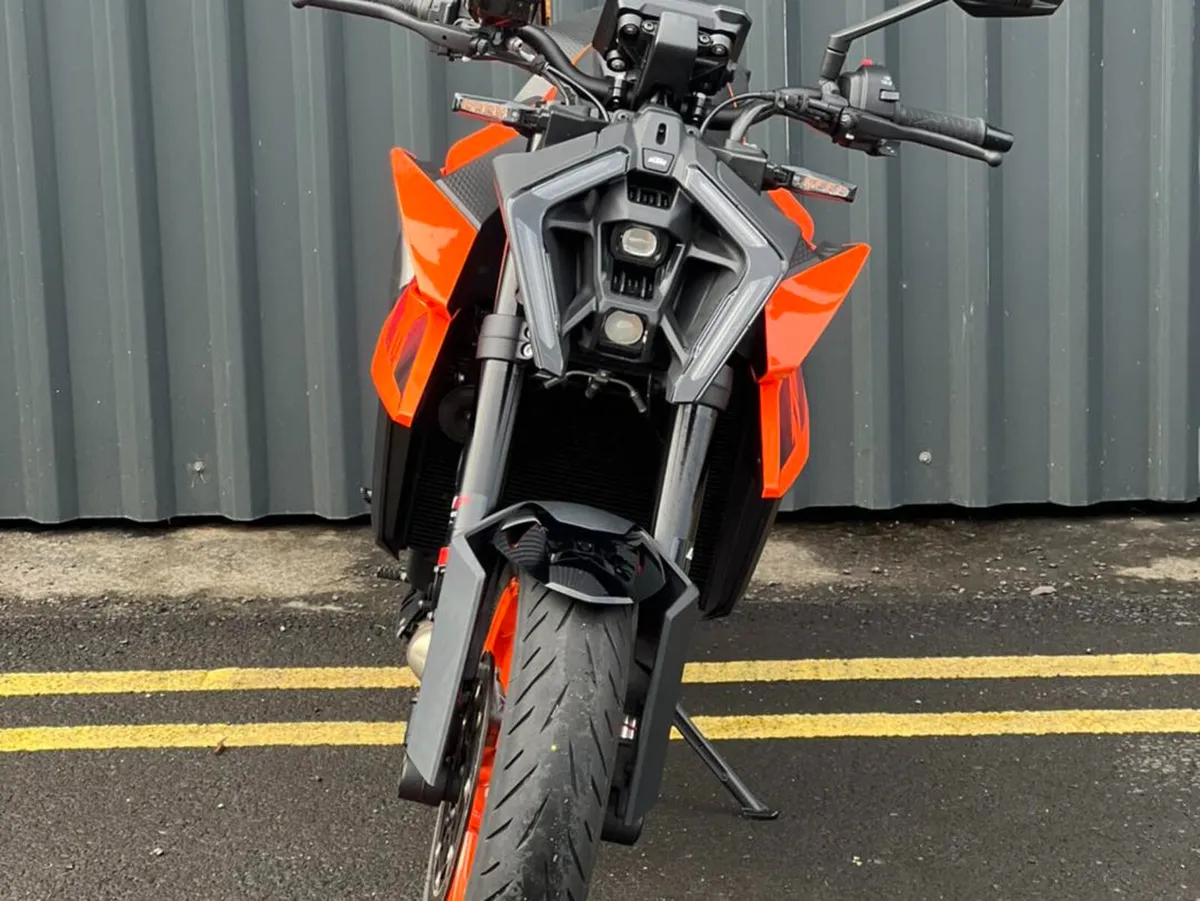 Ex-Demo 2024 KTM 990 Duke - Image 2