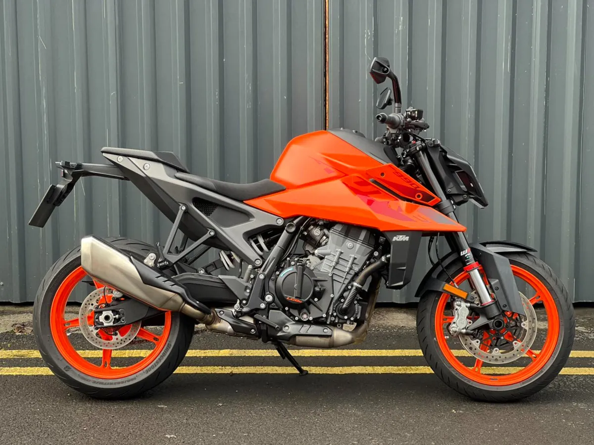 Ex-Demo 2024 KTM 990 Duke - Image 1