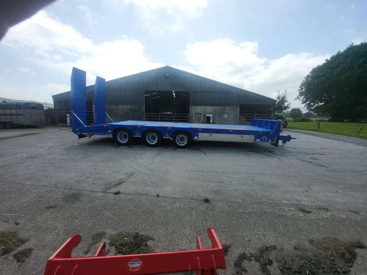 A and W Low loader - Image 3