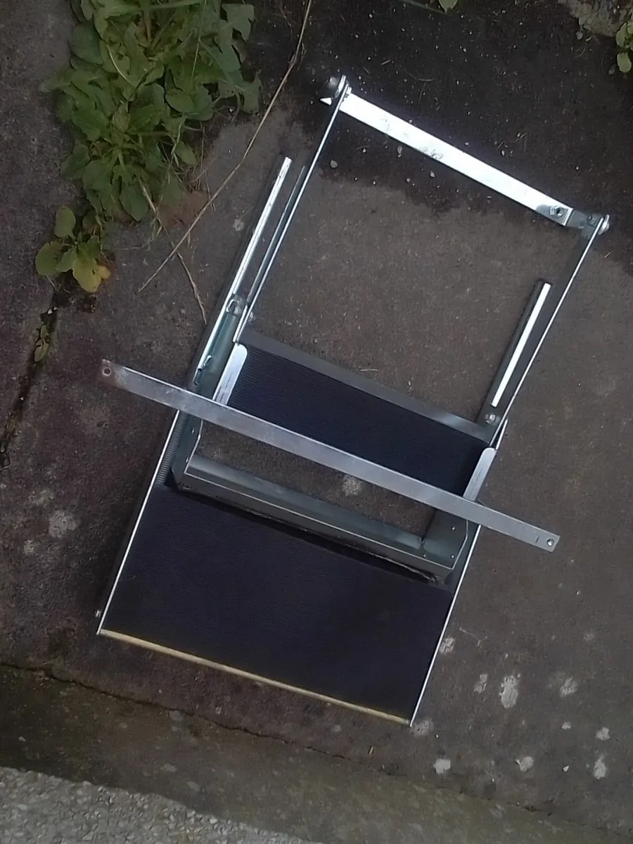 3 tier folding step - Image 2