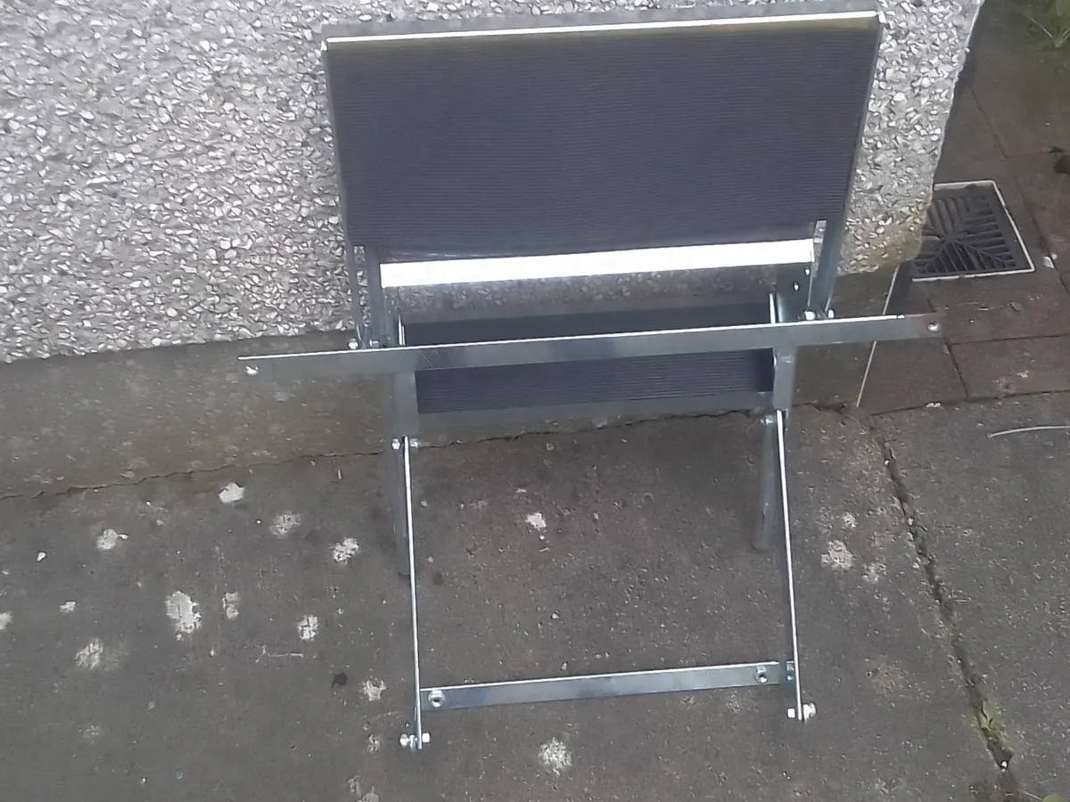 3 tier folding step - Image 4