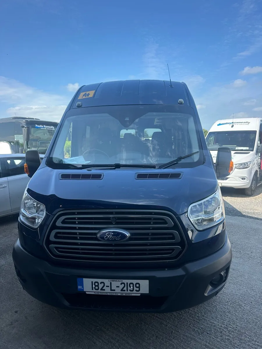 Buses & coaches - Image 1