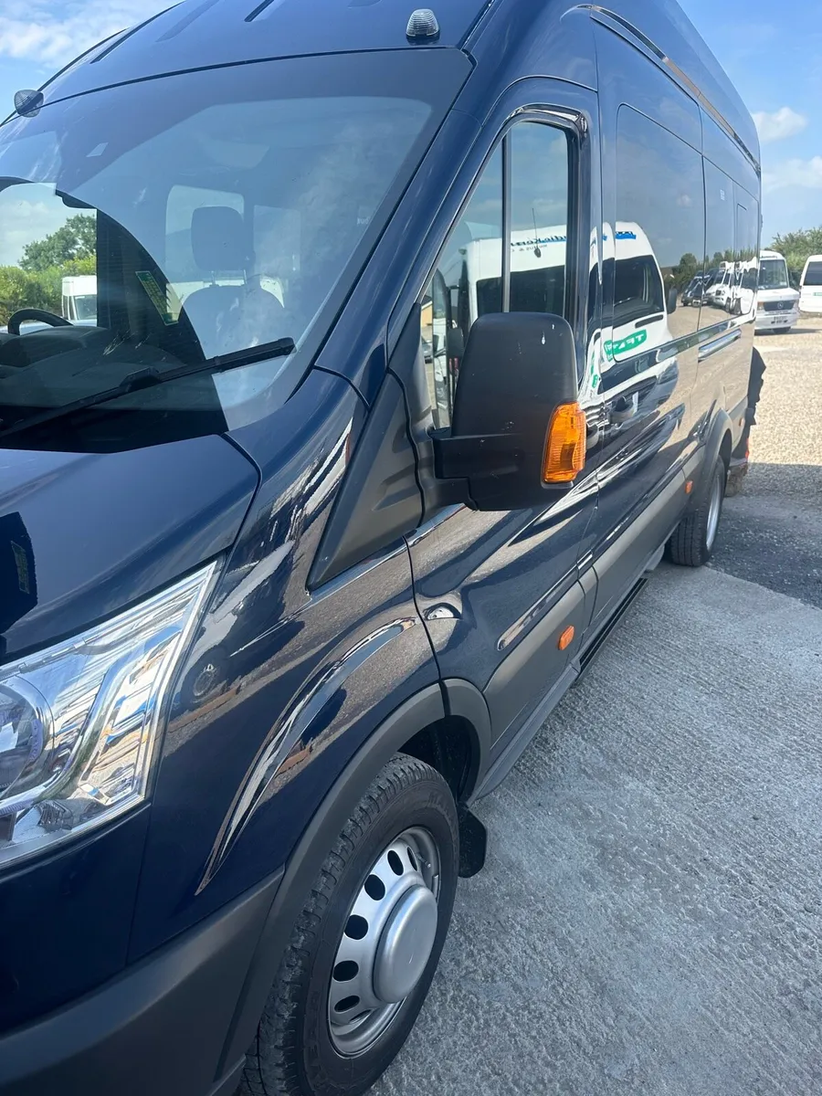 Buses & coaches - Image 2