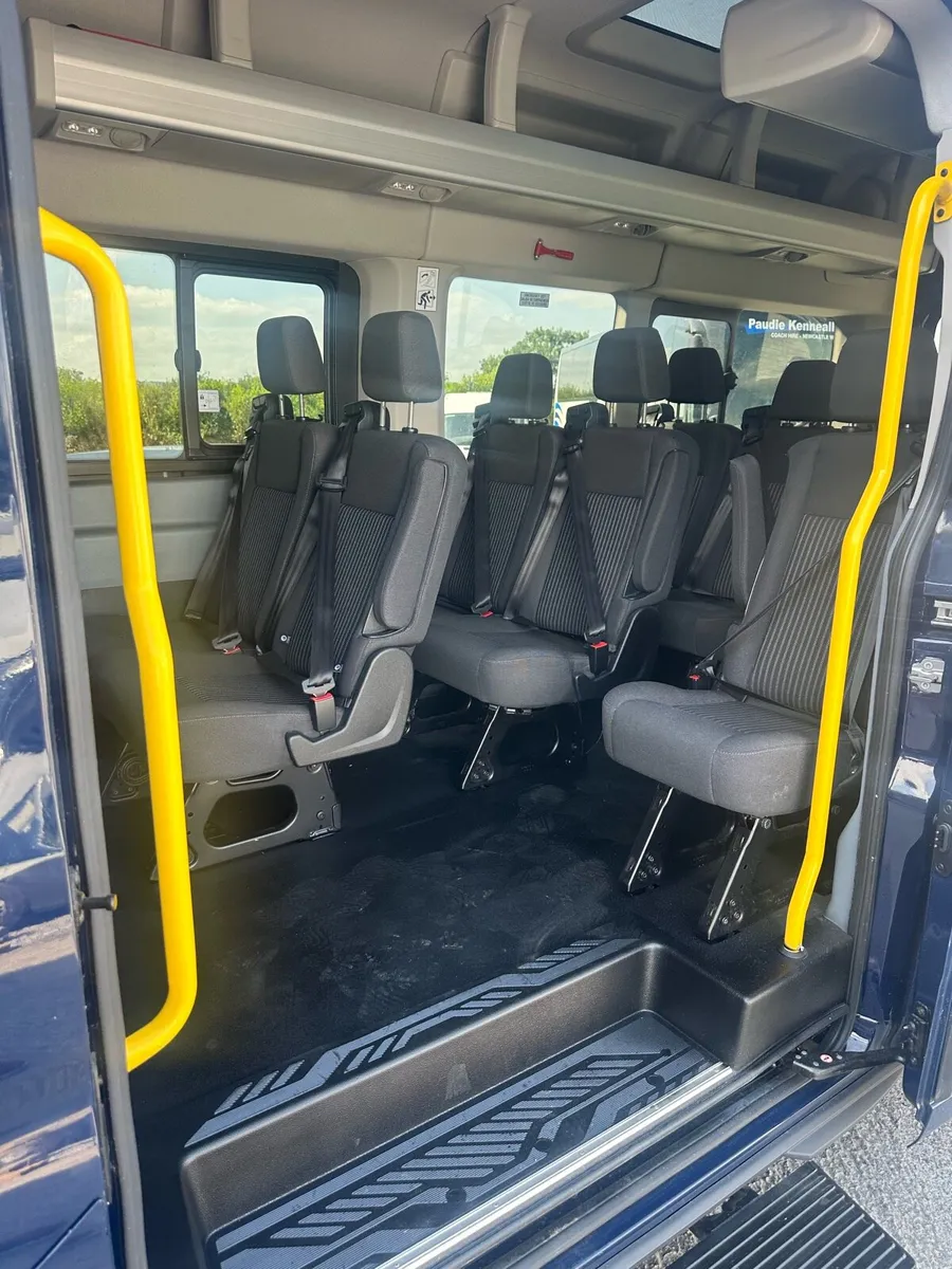 Buses & coaches - Image 3