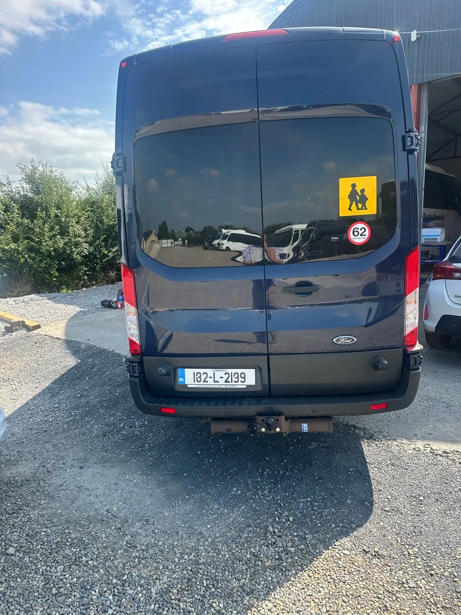 Buses & coaches - Image 4