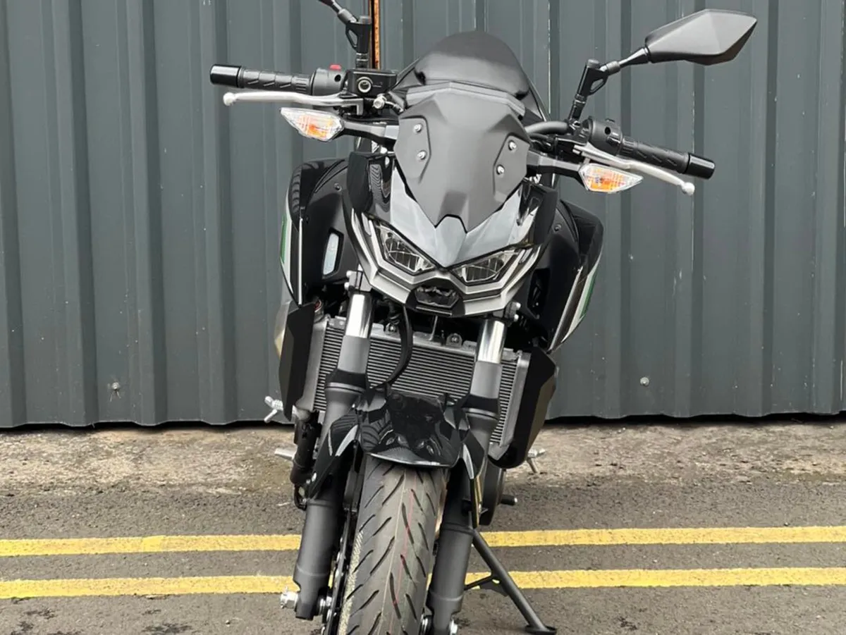 Ex-Demo 2025 Kawasaki Z500 - Image 2