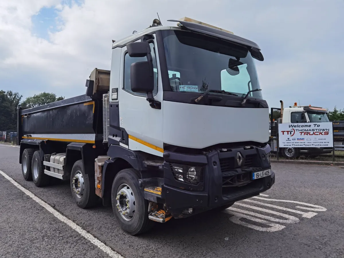 2015 Renault T Cab C430 8x4 tipper with steel body - Image 1